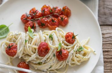 Spaghetti caprino e pomodori