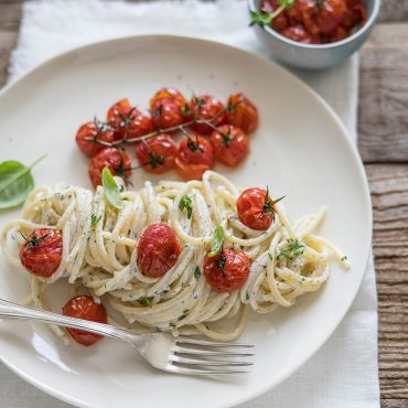 Spaghetti caprino e pomodori