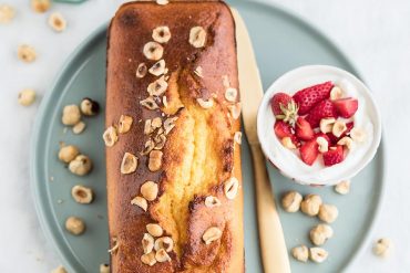 Cake yogurt e farina di nocciole