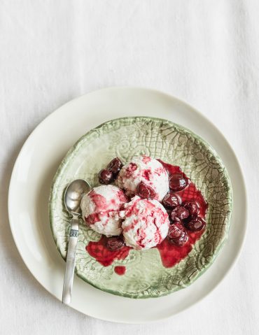 Gelato di ricotta e amarene