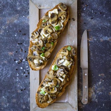 Bruschette funghi e brie