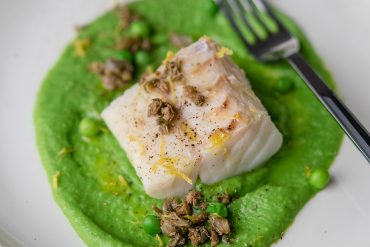Baccalà con crema di piselli