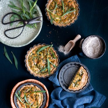 Tartellette al grano saraceno e stridoli
