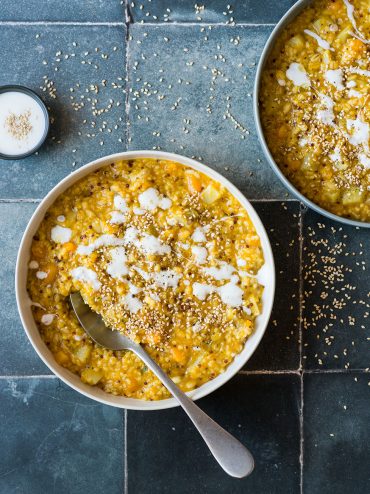 Minestra bulgur e quinoa con zucca e topinambur