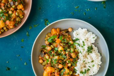 Curry di verdure e riso al cocco