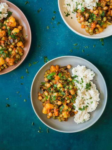 Curry di verdure e riso al cocco