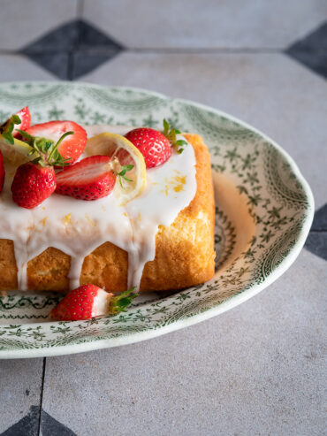 Torta al limone con glassa