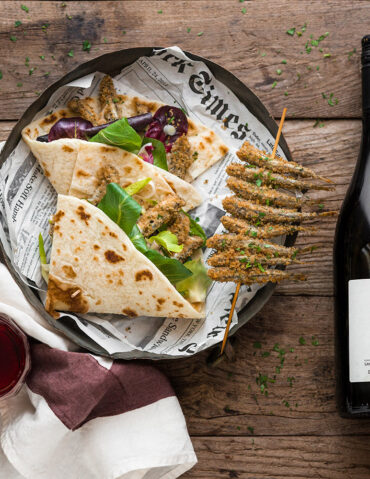 Piada con sardoncini, radicchio e cipolla
