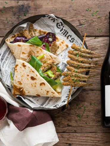 Piada con sardoncini, radicchio e cipolla